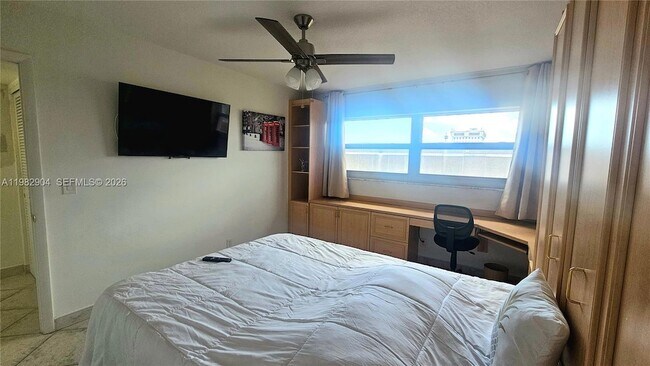 Building Photo - 180 NE 12th Ave