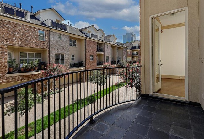 Building Photo - 28 Waterway Ct