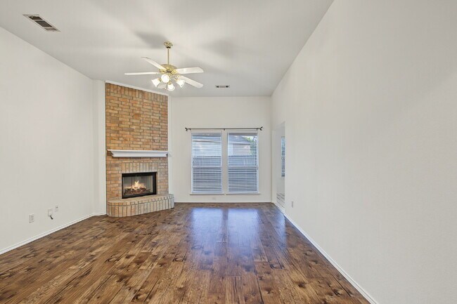 Building Photo - Single Family 3 Bedroom for Rent