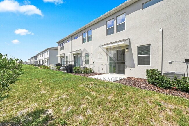 Building Photo - 2634 Runners Cir