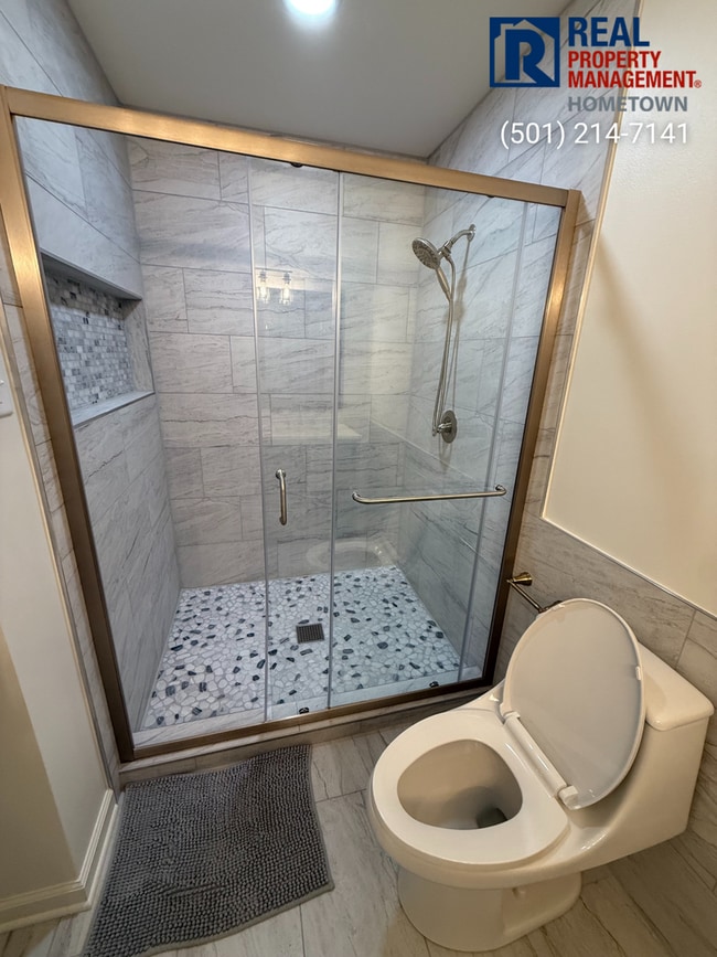 Building Photo - 130 Valley Club Cir