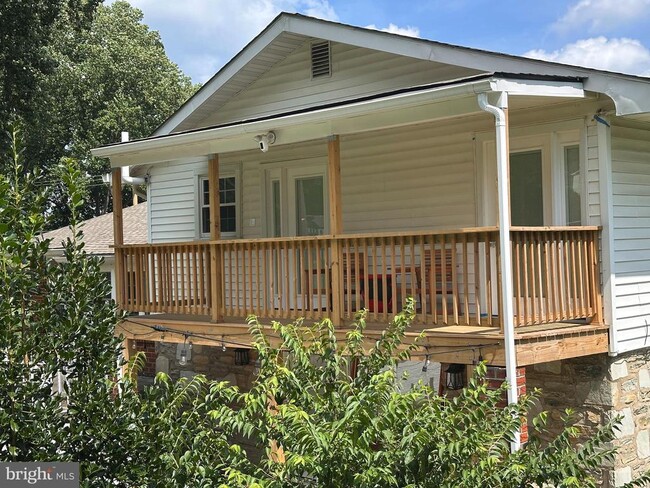 Building Photo - 536 Cardinal Dr