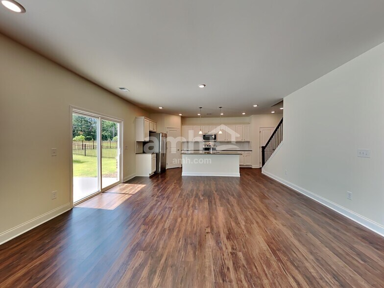 Building Photo - 769 Carnaby Ln