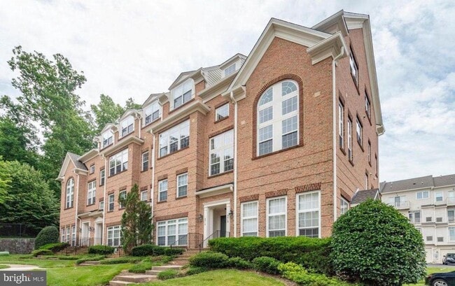 Building Photo - 9515 Walker Way