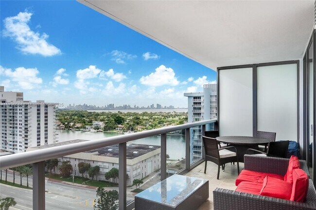 Building Photo - 5875 Collins Ave