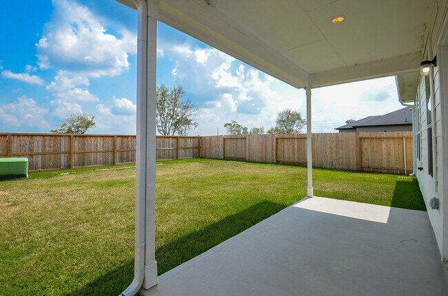 Building Photo - 23014 Deanston Dr