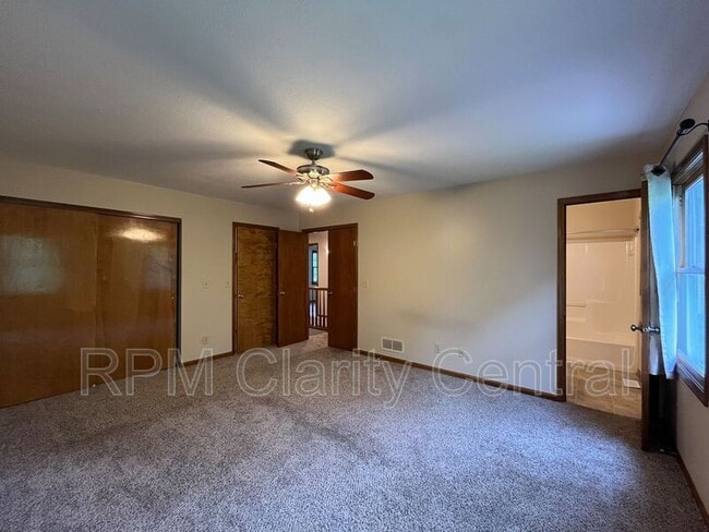 Building Photo - 440 Taylor Ave