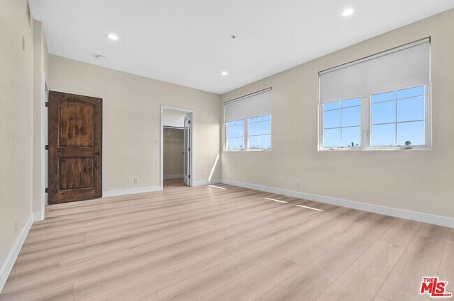 Building Photo - 3833 Huron Ave