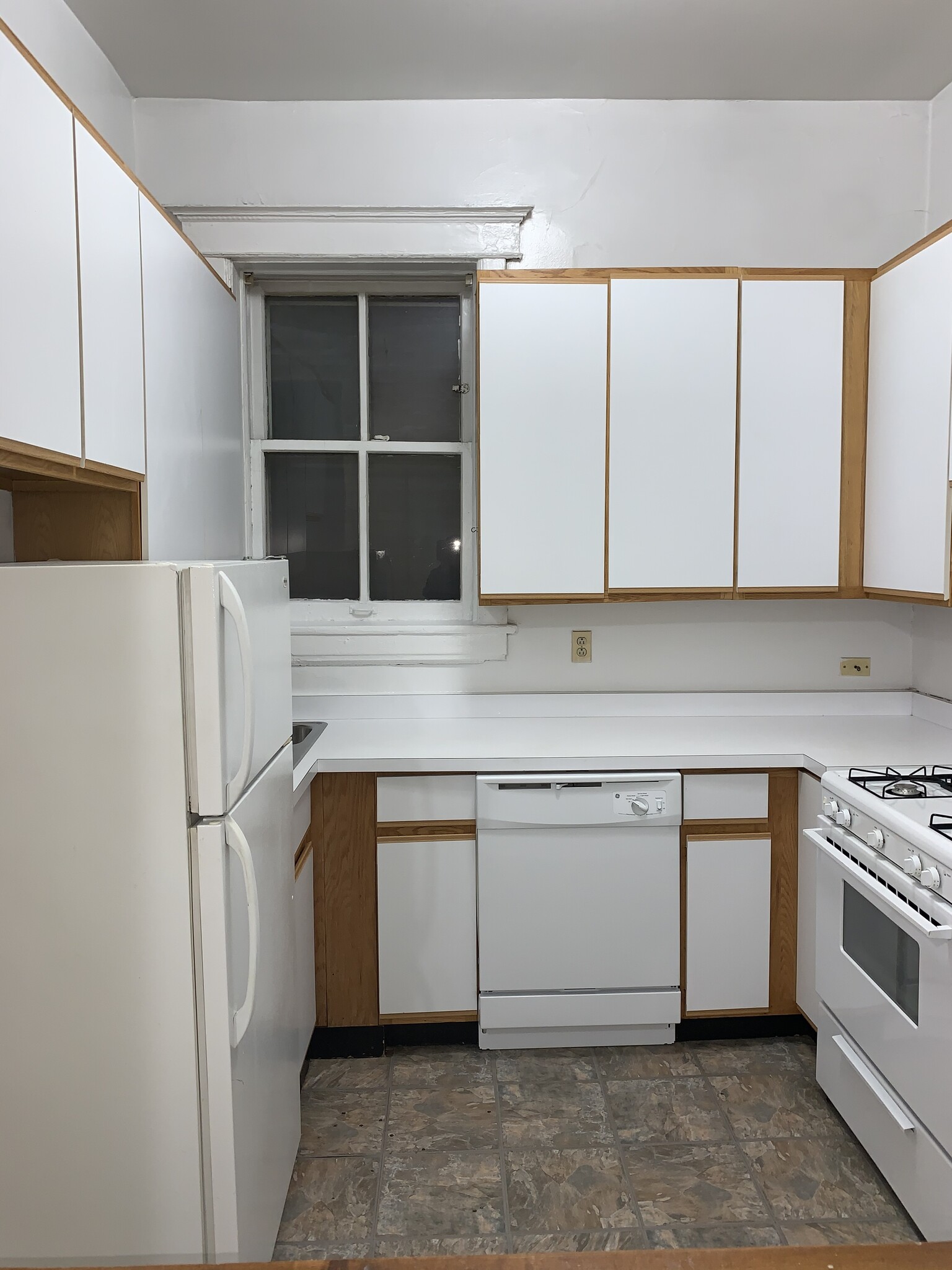 Building Photo - 3606 N Racine Ave