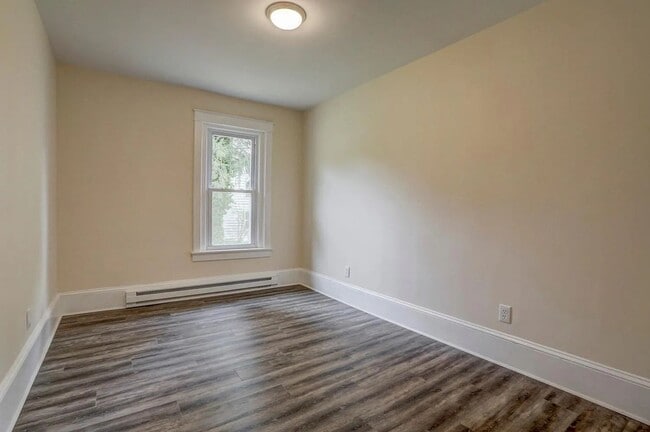 Building Photo - 207 Falmouth Rd