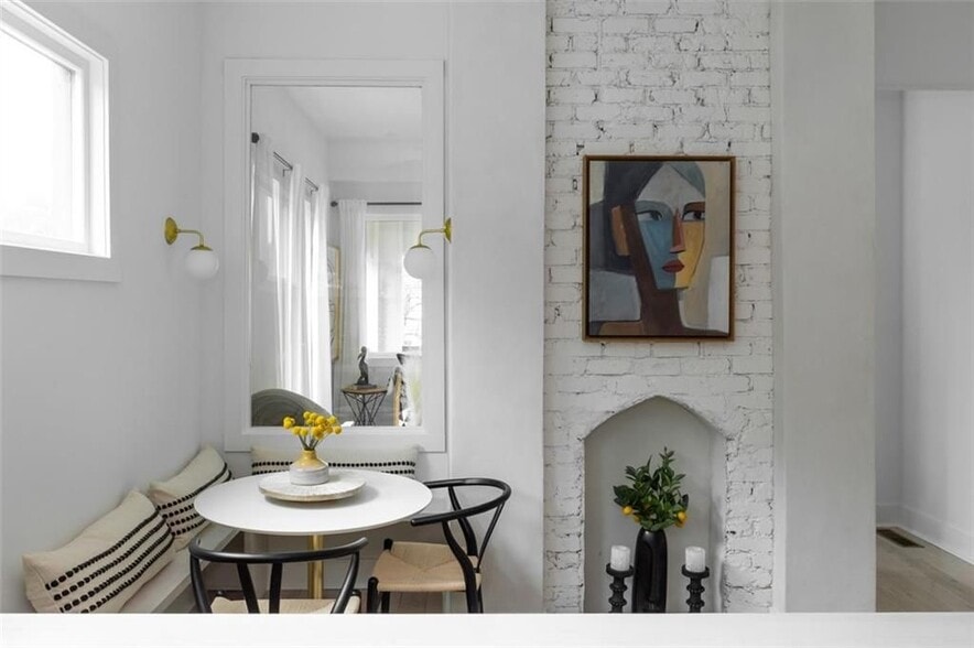 Building Photo - 724 Charles Allen Dr NE