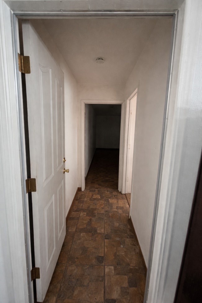 Building Photo - 107 S Cottage St