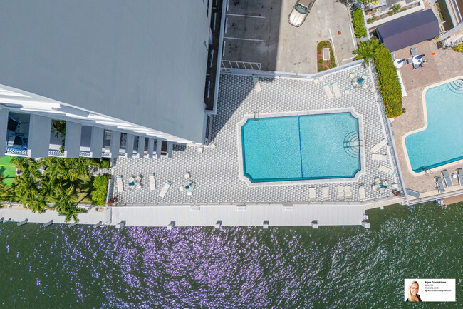 Building Photo - 137 Golden Isles Dr