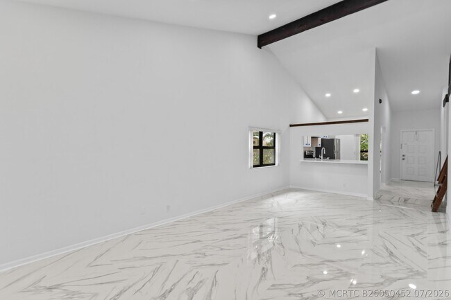 Building Photo - 1400 NW 9th Ave