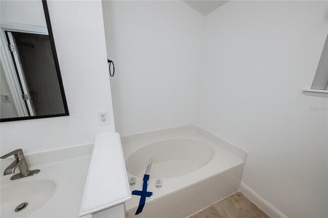 Building Photo - 16686 Corner Cove Way