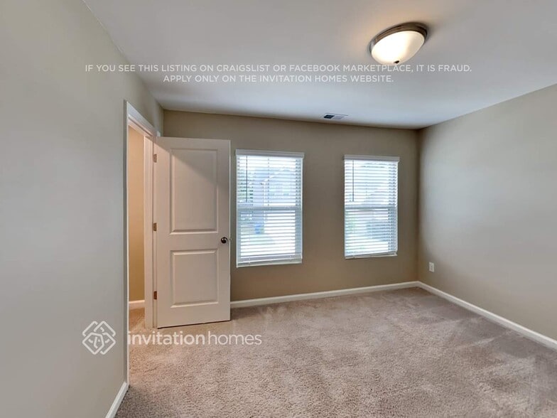 Building Photo - 544 S Fortune Way