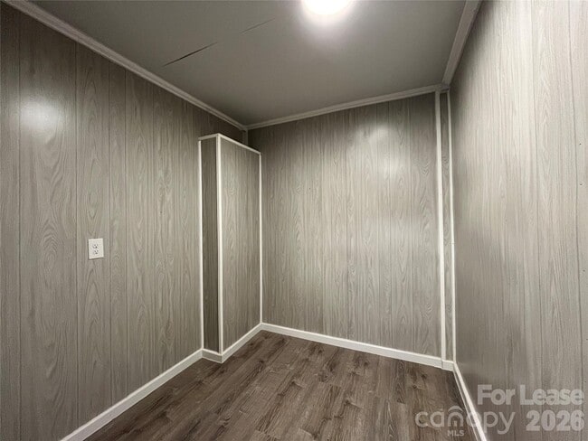 Building Photo - 4723 Linden St