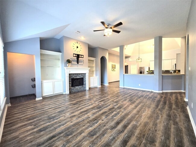 Building Photo - 2614 Parkbriar Ln