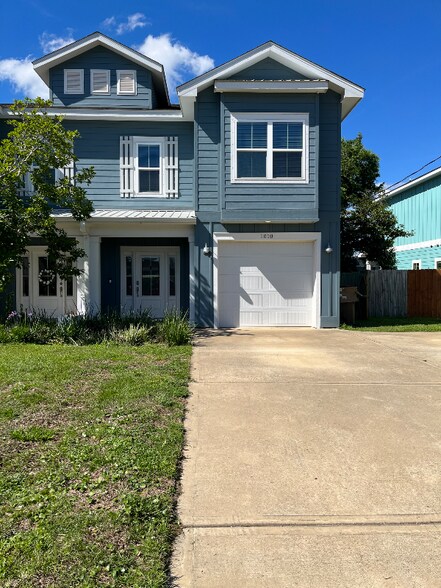 Primary Photo - 1018 W Romana St