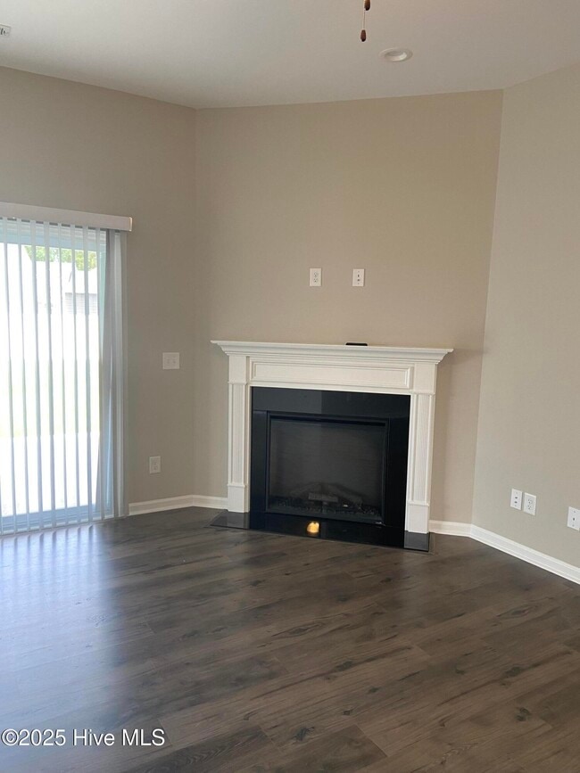 Building Photo - 620 Moonstone Ct