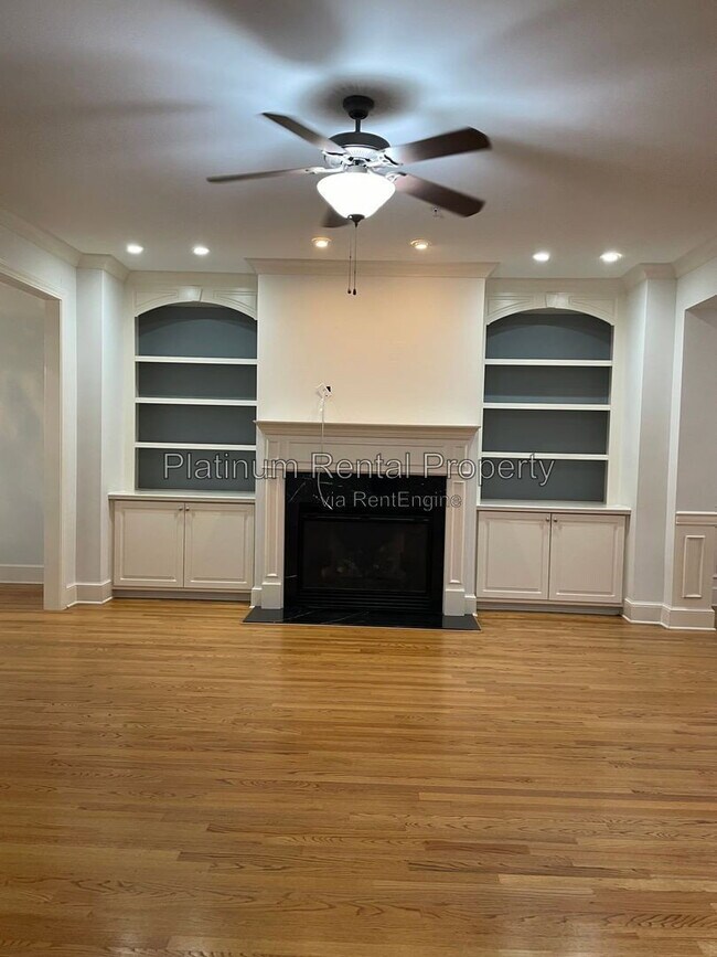 Building Photo - 1875 Adagio Dr