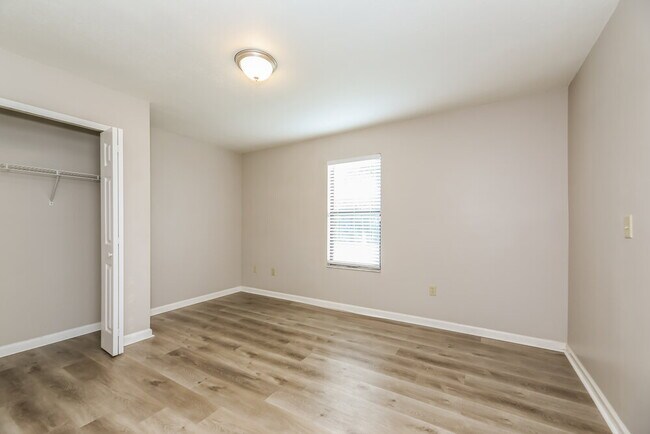 Building Photo - 641 Charles Pinckney St