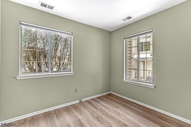 Building Photo - 78 Academy Ct