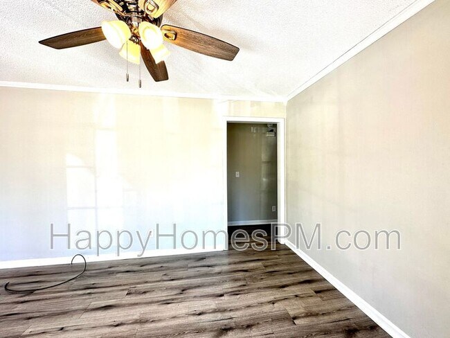 Building Photo - 6 Duck Pond Ct