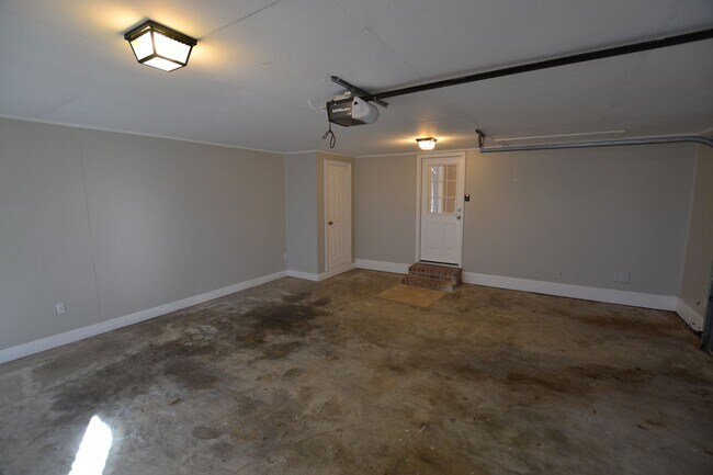 Building Photo - Zachary School District!  Newly remodeled 4 bedroom, 2.5 bath near downtown Zachary