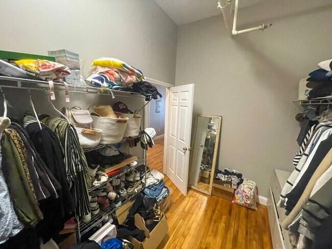 Building Photo - Spacious Studio Downtown Dover!