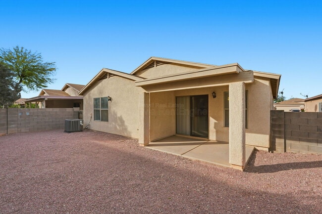 Building Photo - 8123 S Sunny Horizon Pl