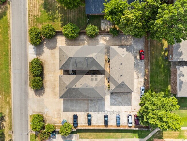 Building Photo - 2022 Erbach St