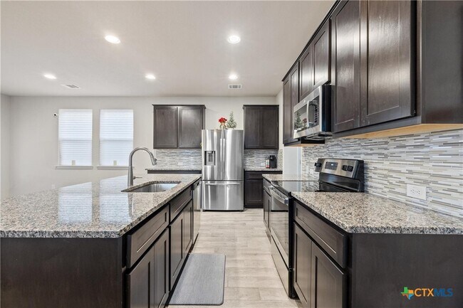 Building Photo - 408 Black Opal Dr