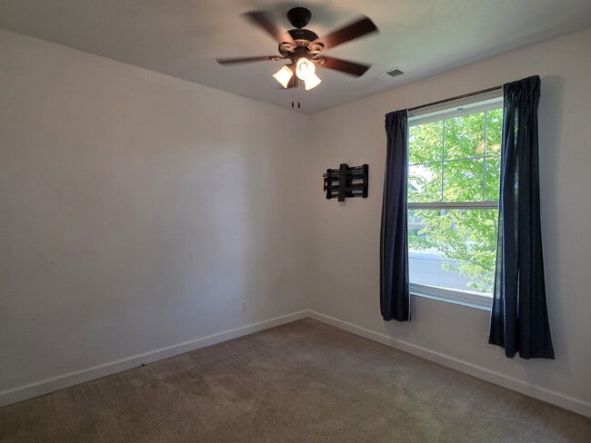 Building Photo - 25606 E Bayaud Ave