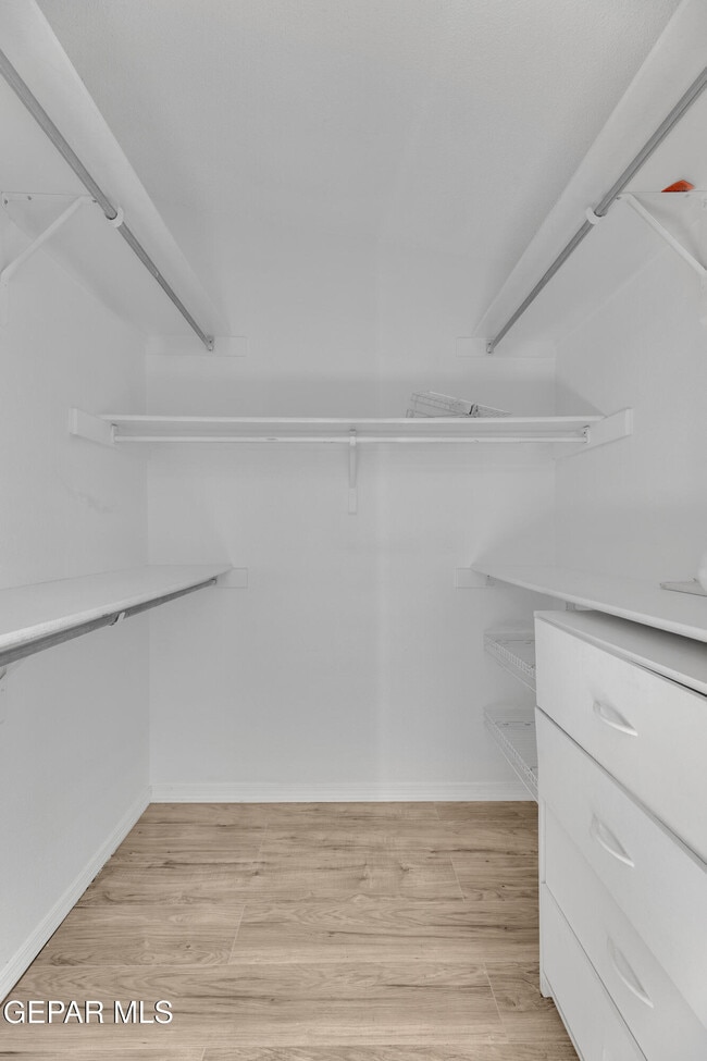 Building Photo - 536 Achim Dr