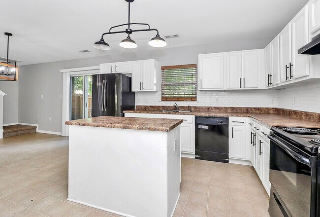 Building Photo - 115 Hunslet Cir
