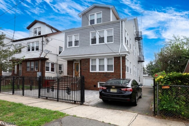 Primary Photo - 90 Norman Rd