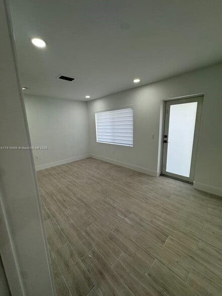 Building Photo - 1670 SW 11th Ter