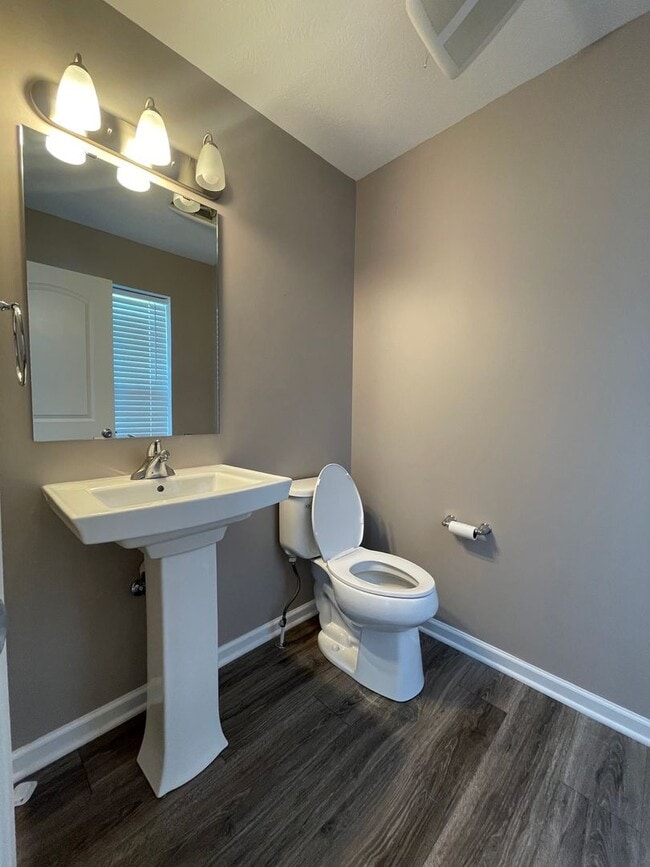 Building Photo - Three Bedroom Home in Kalamazoo