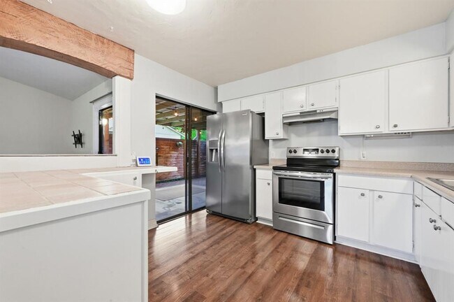 Building Photo - 5011 Fort Clark Dr