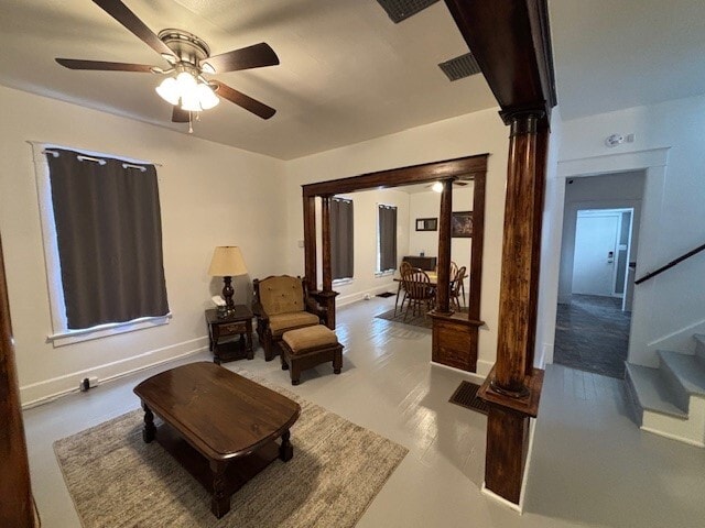 Building Photo - 2344 Elm St