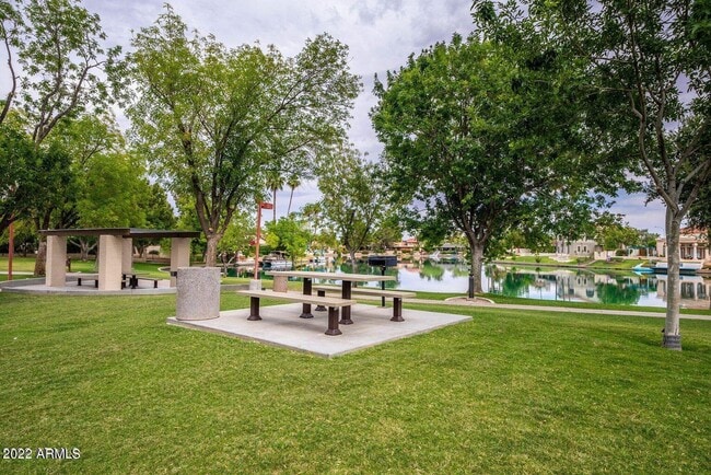 Building Photo - 1920 W Lindner Ave