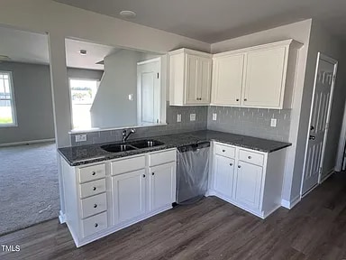 Building Photo - 218 Lotus Ave