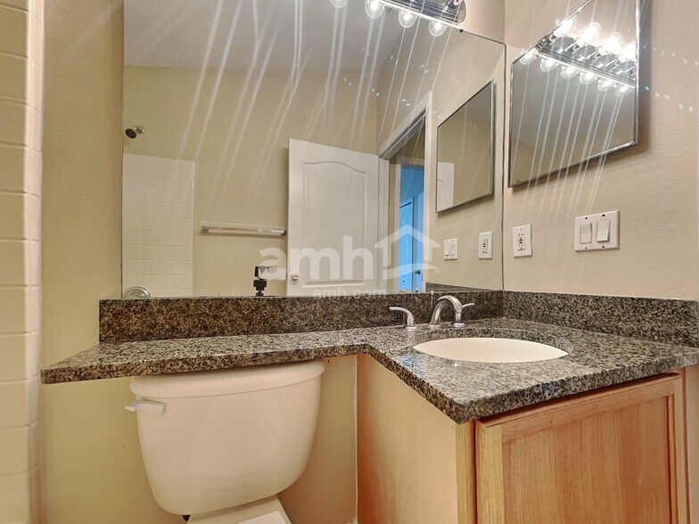 Building Photo - 8467 Quarter Horse Dr