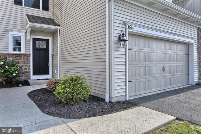 Building Photo - 1681 Haralson Dr