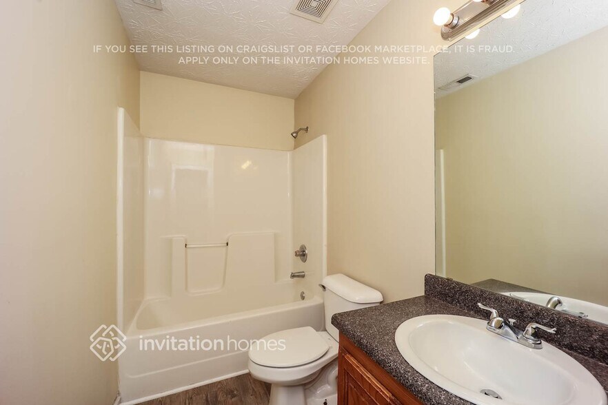 Building Photo - 400 Upson Ln