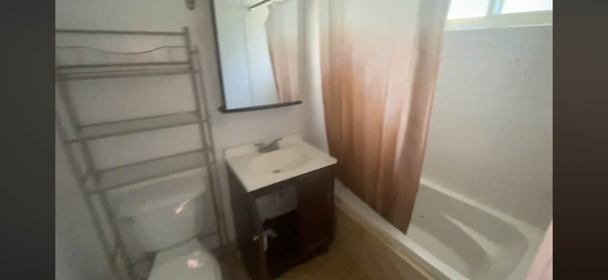 Building Photo - 2536 W Fitch Ave