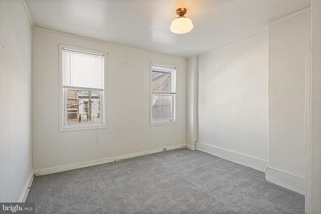 Building Photo - 208 S East Ave