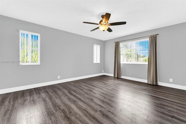 Building Photo - 1518 Maple Dr