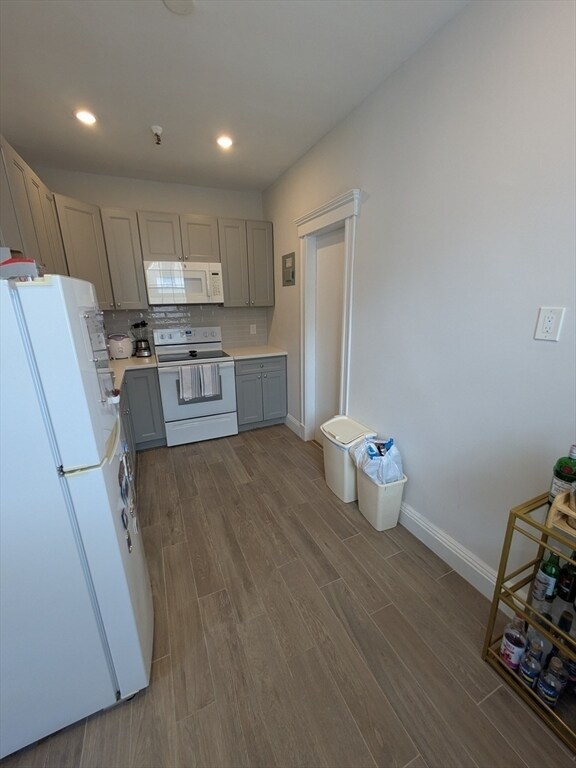 Building Photo - 370 Chestnut Hill Ave